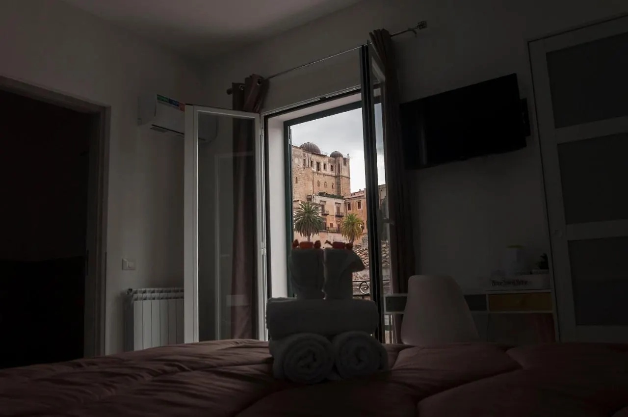 La Piccola Formica Charme Rooms Palermo 0*,  Italy