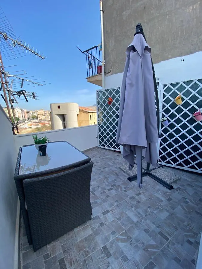 La Piccola Formica Charme Rooms Palermo 0*,